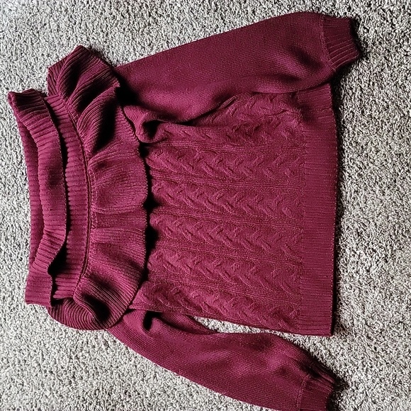 Off Shoulder Ruffle Sweater - Picture 6 of 8